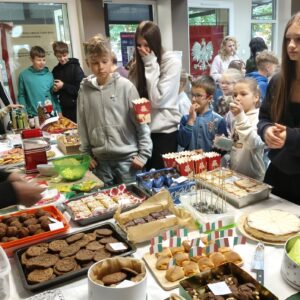 1000045547 Dzień Języków Obcych i kiermasz smakołyków 1000045547 Dzień Języków Obcych i kiermasz smakołyków