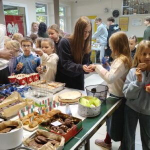 1000045548 Dzień Języków Obcych i kiermasz smakołyków 1000045548 Dzień Języków Obcych i kiermasz smakołyków