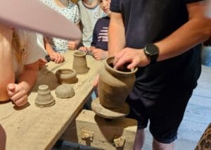 20250905 092005 Klasa IZ i IIIK 05.09.2025 na warsztatach w Podlaskim Muzeum Kultury Ludowej 20250905 092005 Klasa IZ i IIIK 05.09.2025 na warsztatach w Podlaskim Muzeum Kultury Ludowej