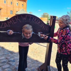20250924 124630 Wycieczka do Tykocina w ramach projektu pt. „Śladami Wielokulturowego Podlasia – Wędrówki po Dziedzictwie Regionu" 20250924 124630 Wycieczka do Tykocina w ramach projektu pt. „Śladami Wielokulturowego Podlasia – Wędrówki po Dziedzictwie Regionu"
