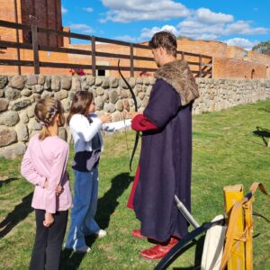 20250924 134627 Wycieczka do Tykocina w ramach projektu pt. „Śladami Wielokulturowego Podlasia – Wędrówki po Dziedzictwie Regionu" 20250924 134627 Wycieczka do Tykocina w ramach projektu pt. „Śladami Wielokulturowego Podlasia – Wędrówki po Dziedzictwie Regionu"