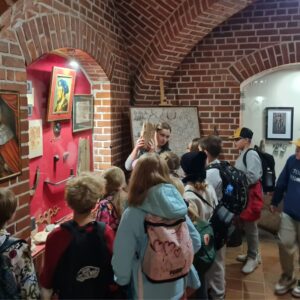 20250924 141145 Wycieczka do Tykocina w ramach projektu pt. „Śladami Wielokulturowego Podlasia – Wędrówki po Dziedzictwie Regionu" 20250924 141145 Wycieczka do Tykocina w ramach projektu pt. „Śladami Wielokulturowego Podlasia – Wędrówki po Dziedzictwie Regionu"