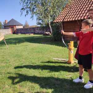 IMG 20250922 133249 Wycieczka do Tykocina w ramach projektu pt. „Śladami Wielokulturowego Podlasia – Wędrówki po Dziedzictwie Regionu" IMG 20250922 133249 Wycieczka do Tykocina w ramach projektu pt. „Śladami Wielokulturowego Podlasia – Wędrówki po Dziedzictwie Regionu"