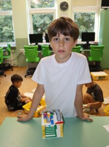 IMG 4865 Koło informatyczne – „Z robotyką za pan brat” zajęcia w kl. 1 – 3 IMG 4865 Koło informatyczne – „Z robotyką za pan brat” zajęcia w kl. 1 – 3