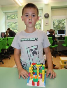 IMG 4894 Koło informatyczne – „Z robotyką za pan brat” IMG 4894 Koło informatyczne – „Z robotyką za pan brat”