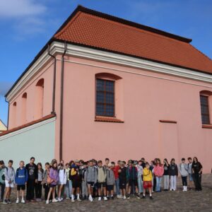 IMG 5093 Wycieczka do Tykocina w ramach projektu pt. „Śladami Wielokulturowego Podlasia – Wędrówki po Dziedzictwie Regionu" IMG 5093 Wycieczka do Tykocina w ramach projektu pt. „Śladami Wielokulturowego Podlasia – Wędrówki po Dziedzictwie Regionu"