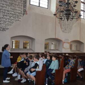 IMG 5109 Wycieczka do Tykocina w ramach projektu pt. „Śladami Wielokulturowego Podlasia – Wędrówki po Dziedzictwie Regionu" IMG 5109 Wycieczka do Tykocina w ramach projektu pt. „Śladami Wielokulturowego Podlasia – Wędrówki po Dziedzictwie Regionu"