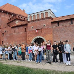 IMG 5146 Wycieczka do Tykocina w ramach projektu pt. „Śladami Wielokulturowego Podlasia – Wędrówki po Dziedzictwie Regionu" IMG 5146 Wycieczka do Tykocina w ramach projektu pt. „Śladami Wielokulturowego Podlasia – Wędrówki po Dziedzictwie Regionu"