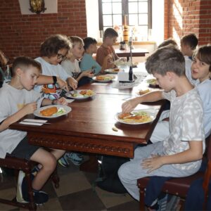 IMG 5157 Wycieczka do Tykocina w ramach projektu pt. „Śladami Wielokulturowego Podlasia – Wędrówki po Dziedzictwie Regionu" IMG 5157 Wycieczka do Tykocina w ramach projektu pt. „Śladami Wielokulturowego Podlasia – Wędrówki po Dziedzictwie Regionu"