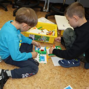 IMG 5175 Koło informatyczne – „Z robotyką za pan brat” w klasach 1-3 IMG 5175 Koło informatyczne – „Z robotyką za pan brat” w klasach 1-3