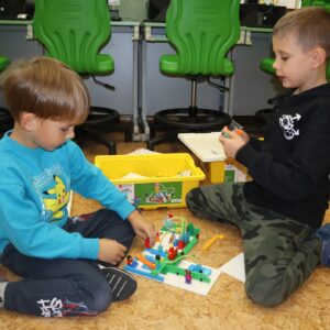 IMG 5177 Koło informatyczne – „Z robotyką za pan brat” w klasach 1-3 IMG 5177 Koło informatyczne – „Z robotyką za pan brat” w klasach 1-3