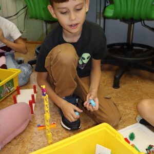 IMG 5199 Koło informatyczne – „Z robotyką za pan brat” w klasach 1-3 IMG 5199 Koło informatyczne – „Z robotyką za pan brat” w klasach 1-3