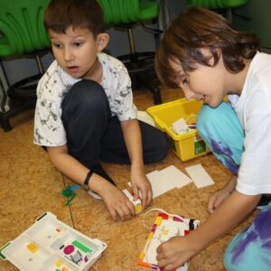 IMG 5201 Koło informatyczne – „Z robotyką za pan brat” w klasach 1-3 IMG 5201 Koło informatyczne – „Z robotyką za pan brat” w klasach 1-3