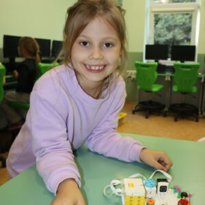 IMG 5207 Koło informatyczne – „Z robotyką za pan brat” w klasach 1-3 IMG 5207 Koło informatyczne – „Z robotyką za pan brat” w klasach 1-3