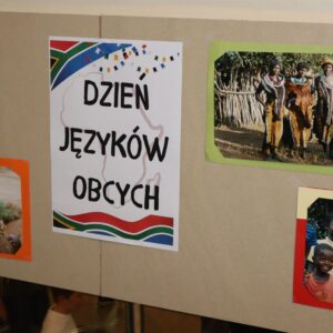 IMG 5226 Dzień Języków Obcych i kiermasz smakołyków IMG 5226 Dzień Języków Obcych i kiermasz smakołyków