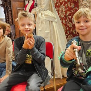 20250923 100350 Wycieczka do Tykocina kl. 1Z, 2B i 2S - projekt pt. „Śladami Wielokulturowego Podlasia – Wędrówki po Dziedzictwie Regionu" 20250923 100350 Wycieczka do Tykocina kl. 1Z, 2B i 2S - projekt pt. „Śladami Wielokulturowego Podlasia – Wędrówki po Dziedzictwie Regionu"