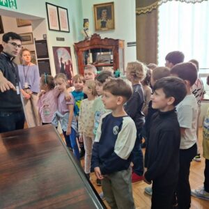 20250923 101243 Wycieczka do Tykocina kl. 1Z, 2B i 2S - projekt pt. „Śladami Wielokulturowego Podlasia – Wędrówki po Dziedzictwie Regionu" 20250923 101243 Wycieczka do Tykocina kl. 1Z, 2B i 2S - projekt pt. „Śladami Wielokulturowego Podlasia – Wędrówki po Dziedzictwie Regionu"