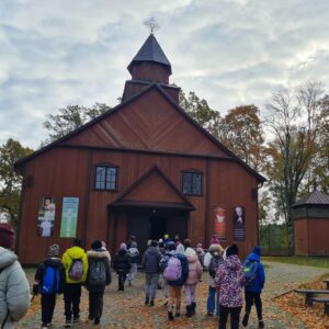 20251022 094741 Wycieczka w ramach projektu ,,Poznajemy Podlaskie'' do Augustowa i okolic klas: 3K i 4L-S 20251022 094741 Wycieczka w ramach projektu ,,Poznajemy Podlaskie'' do Augustowa i okolic klas: 3K i 4L-S