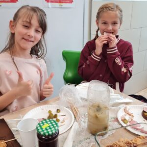 20251023 142757 W ramach projektu "Śladami Wielokulturowego Podlasia" odbyły się warsztaty "Smaki Podlasia" 20251023 142757 W ramach projektu "Śladami Wielokulturowego Podlasia" odbyły się warsztaty "Smaki Podlasia"