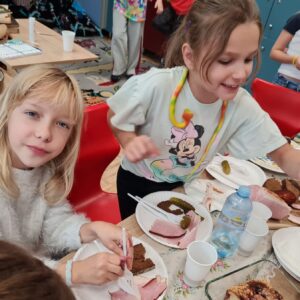 20251023 142812 W ramach projektu "Śladami Wielokulturowego Podlasia" odbyły się warsztaty "Smaki Podlasia" 20251023 142812 W ramach projektu "Śladami Wielokulturowego Podlasia" odbyły się warsztaty "Smaki Podlasia"