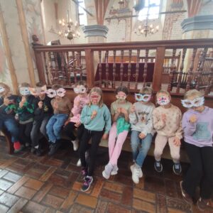 IMG 20250923 115107 Wycieczka do Tykocina kl. 1Z, 2B i 2S - projekt pt. „Śladami Wielokulturowego Podlasia – Wędrówki po Dziedzictwie Regionu" IMG 20250923 115107 Wycieczka do Tykocina kl. 1Z, 2B i 2S - projekt pt. „Śladami Wielokulturowego Podlasia – Wędrówki po Dziedzictwie Regionu"