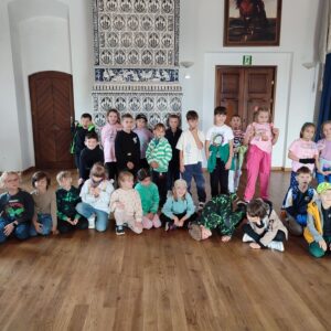 IMG 20250923 142129 Wycieczka do Tykocina kl. 1Z, 2B i 2S - projekt pt. „Śladami Wielokulturowego Podlasia – Wędrówki po Dziedzictwie Regionu" IMG 20250923 142129 Wycieczka do Tykocina kl. 1Z, 2B i 2S - projekt pt. „Śladami Wielokulturowego Podlasia – Wędrówki po Dziedzictwie Regionu"