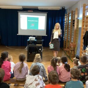 IMG 2584 „Bajeczni Adwokaci" w naszej szkole! IMG 2584 „Bajeczni Adwokaci" w naszej szkole!