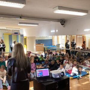 IMG 2639 „Bajeczni Adwokaci" w naszej szkole! IMG 2639 „Bajeczni Adwokaci" w naszej szkole!