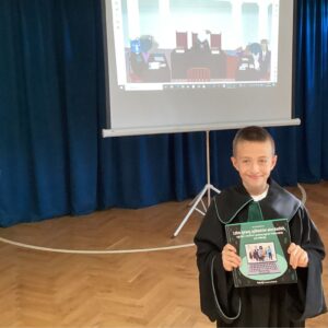 IMG 2645 „Bajeczni Adwokaci" w naszej szkole! IMG 2645 „Bajeczni Adwokaci" w naszej szkole!