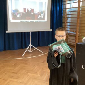 IMG 2646 „Bajeczni Adwokaci" w naszej szkole! IMG 2646 „Bajeczni Adwokaci" w naszej szkole!