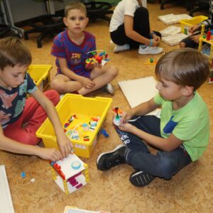 IMG 5179 Koło informatyczne – „Z robotyką za pan brat” w klasach 1-3 IMG 5179 Koło informatyczne – „Z robotyką za pan brat” w klasach 1-3