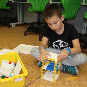 IMG 5248 Koło informatyczne – „Z robotyką za pan brat” w klasach 1-3 IMG 5248 Koło informatyczne – „Z robotyką za pan brat” w klasach 1-3