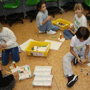 IMG 5278 Koło informatyczne – „Z robotyką za pan brat” w klasach 1-3 IMG 5278 Koło informatyczne – „Z robotyką za pan brat” w klasach 1-3