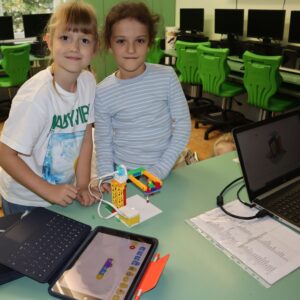 IMG 5282 Koło informatyczne – „Z robotyką za pan brat” w klasach 1-3 IMG 5282 Koło informatyczne – „Z robotyką za pan brat” w klasach 1-3