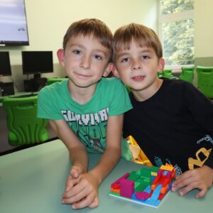 IMG 5333 Koło informatyczne – „Z robotyką za pan brat” w klasach 1-3 IMG 5333 Koło informatyczne – „Z robotyką za pan brat” w klasach 1-3