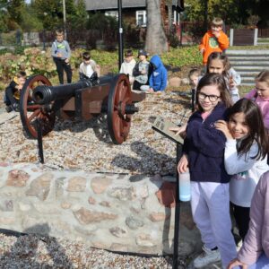 IMG 5470 Wycieczka do Mielnika i Drohiczyna w ramach projektu pt. „Śladami Wielokulturowego Podlasia – Wędrówki po Dziedzictwie Regionu" - kl. 3K + 2S IMG 5470 Wycieczka do Mielnika i Drohiczyna w ramach projektu pt. „Śladami Wielokulturowego Podlasia – Wędrówki po Dziedzictwie Regionu" - kl. 3K + 2S