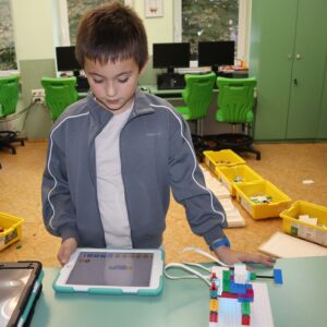 IMG 5823 Koło informatyczne – „Z robotyką za pan brat” IMG 5823 Koło informatyczne – „Z robotyką za pan brat”