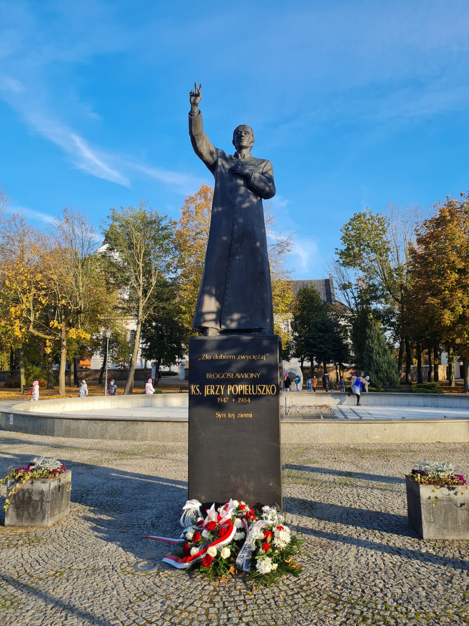 Pomnik Jerzy Popieluszko 1 POZNAJEMY PODLASKIE 2025 Pomnik Jerzy Popiełuszko