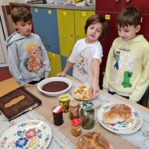 20251028 144025 Warsztaty "Smaki Podlasia" w kl. 2B - projektu "Śladami Wielokulturowego Podlasia" 20251028 144025 Warsztaty "Smaki Podlasia" w kl. 2B - projektu "Śladami Wielokulturowego Podlasia"