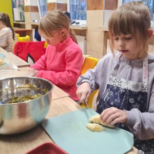 20251125 144130 Warsztaty w kl. 2B w ramach projektu "Śladami Wielokulturowego Podlasia" 20251125 144130 Warsztaty w kl. 2B w ramach projektu "Śladami Wielokulturowego Podlasia"