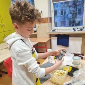 20251125 145016 Warsztaty w kl. 2B w ramach projektu "Śladami Wielokulturowego Podlasia" 20251125 145016 Warsztaty w kl. 2B w ramach projektu "Śladami Wielokulturowego Podlasia"