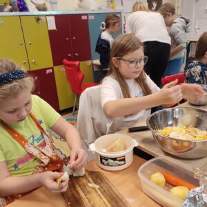 IMG 20251119 143848 Warsztaty kl. 3K w ramach projektu "Śladami Wielokulturowego Podlasia" IMG 20251119 143848 Warsztaty kl. 3K w ramach projektu "Śladami Wielokulturowego Podlasia"