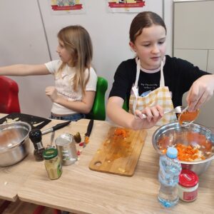 IMG 20251119 143909 Warsztaty kl. 3K w ramach projektu "Śladami Wielokulturowego Podlasia" IMG 20251119 143909 Warsztaty kl. 3K w ramach projektu "Śladami Wielokulturowego Podlasia"