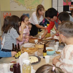 IMG 6124 Warsztaty "Smaki Podlasia" w kl. 2S - projekt "Śladami Wielokulturowego Podlasia" IMG 6124 Warsztaty "Smaki Podlasia" w kl. 2S - projekt "Śladami Wielokulturowego Podlasia"