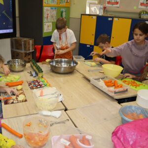 IMG 6613 Warsztaty kulinarne w kl. 2S w ramach projektu "Śladami Wielokulturowego Podlasia" IMG 6613 Warsztaty kulinarne w kl. 2S w ramach projektu "Śladami Wielokulturowego Podlasia"