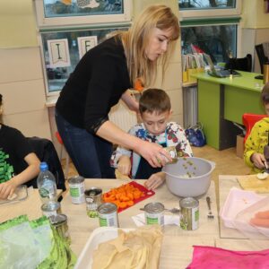 IMG 6625 Warsztaty kulinarne w kl. 2S w ramach projektu "Śladami Wielokulturowego Podlasia" IMG 6625 Warsztaty kulinarne w kl. 2S w ramach projektu "Śladami Wielokulturowego Podlasia"