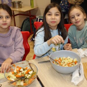 IMG 6631 Warsztaty kulinarne w kl. 2S w ramach projektu "Śladami Wielokulturowego Podlasia" IMG 6631 Warsztaty kulinarne w kl. 2S w ramach projektu "Śladami Wielokulturowego Podlasia"