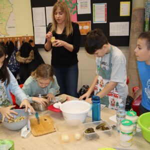 IMG 6639 Warsztaty kulinarne w kl. 2S w ramach projektu "Śladami Wielokulturowego Podlasia" IMG 6639 Warsztaty kulinarne w kl. 2S w ramach projektu "Śladami Wielokulturowego Podlasia"