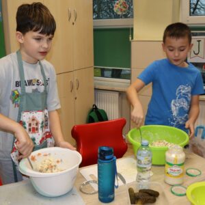 IMG 6651 Warsztaty kulinarne w kl. 2S w ramach projektu "Śladami Wielokulturowego Podlasia" IMG 6651 Warsztaty kulinarne w kl. 2S w ramach projektu "Śladami Wielokulturowego Podlasia"