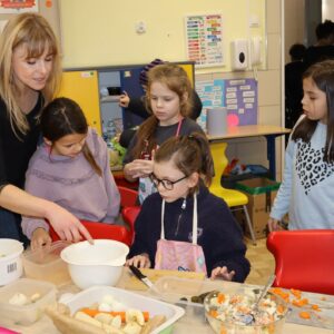 IMG 6660 Warsztaty kulinarne w kl. 2S w ramach projektu "Śladami Wielokulturowego Podlasia" IMG 6660 Warsztaty kulinarne w kl. 2S w ramach projektu "Śladami Wielokulturowego Podlasia"